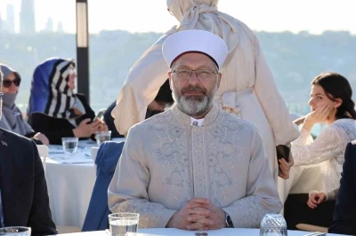 Diyanet İşleri Başkanı Erbaş: "İnsanın değeri, peşinden gittiği şeyle &ouml;l&ccedil;&uuml;l&uuml;r"