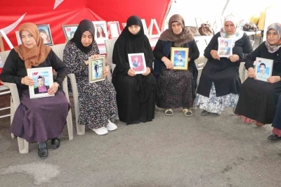 Diyarbakır anneleri PKK&rsquo;nın silah bırakmasıyla &ccedil;ocuklarına kavuşmayı umut ediyor
