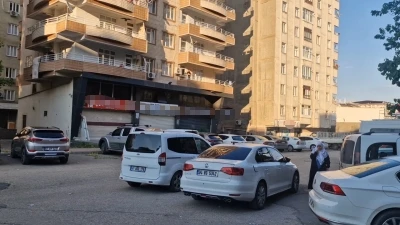 Diyarbakır&rsquo;da akraba aileler arasında silahlı kavga: 1 &ouml;l&uuml;, 4 yaralı
