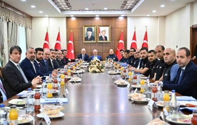 Diyarbakır&rsquo;da deprem sonrası iyileştirme &ccedil;alışmaları t&uuml;m y&ouml;nleriyle değerlendirildi
