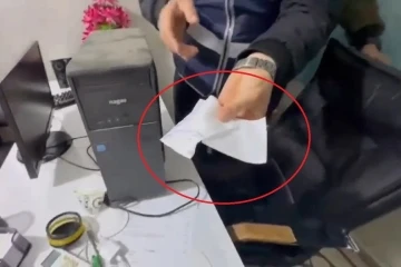 Diyarbakır&rsquo;da emlak ofisine sanal bahis baskını: 4 g&ouml;zaltı
