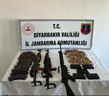 Diyarbakır&rsquo;da jandarmadan ruhsatsız silah operasyonu: 2 tutuklama
