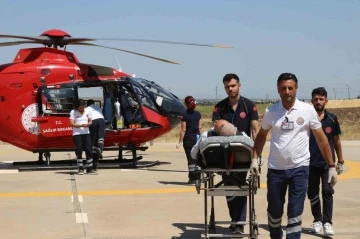 Diyarbakır&rsquo;da kalp krizi ge&ccedil;iren 72 yaşındaki adam ambulans helikopterle hastaneye sevk edildi
