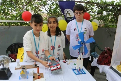 Diyarbakır&rsquo;da lise &ouml;ğrencileri yaptıkları bilimsel projelerini sergiledi
