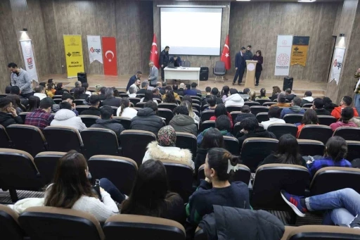 Diyarbakır&rsquo;da &rsquo;M&uuml;ziksel Yeteneğin Belirlenmesi ve &Ouml;nemi&rsquo; paneli d&uuml;zenlendi
