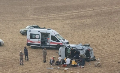 Diyarbakır&rsquo;da otomobil şarampole yuvarlandı: 1 &ouml;l&uuml;, 3 ağır yaralı