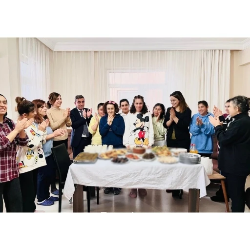 Diyarbakır&rsquo;da &ouml;zel bireylere doğum g&uuml;n&uuml; kutlaması
