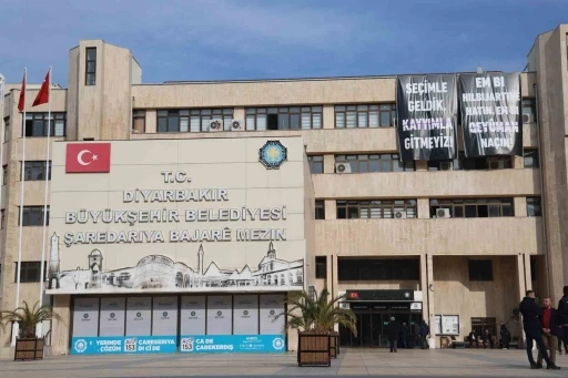 Diyarbakır&rsquo;da siyasi parti ve sendika temsilcilerinden DEM Partili belediyelere tepki
