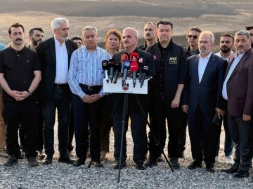 Diyarbakır Valiliğine 3 milyon TL, Mardin Valiliğine de 2 milyon TL acil yardım &ouml;deneği sevk edildi
