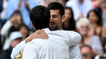 Djokovic'ten Wimbledon şampiyonu Alcaraz'a &ouml;vg&uuml;