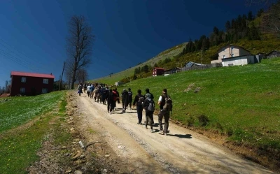 Doğa y&uuml;r&uuml;y&uuml;şlerinde rota bu kez Dikmen Yaylası&rsquo;ydı
