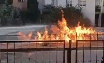 Doğal gaz sızıntısı olan yerde sigara yakmak isterken yangın &ccedil;ıkardı; 2 yaralı