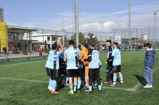 D&ouml;ğerg&uuml;c&uuml; FK şampiyon oldu
