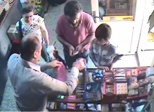 Doğu Karadeniz insanı k&ouml;y&uuml;ndeki hayvanlarından şehir hayatında da kopamıyor
