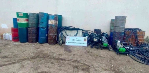 Doğubayazıt&rsquo;ta 2 bin litre ka&ccedil;ak akaryakıt ele ge&ccedil;irildi
