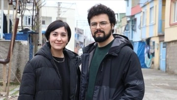 Doktor ve &ouml;ğretmen &ccedil;ift depremzedelere yardım i&ccedil;in yollara d&uuml;şt&uuml;