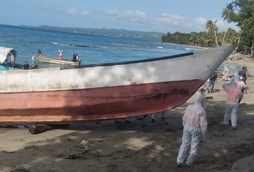 Dominik a&ccedil;ıklarında bir teknede 14 iskelet bulundu