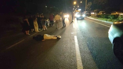 Domuz s&uuml;r&uuml;s&uuml;ne &ccedil;arpan motosiklet s&uuml;r&uuml;c&uuml;s&uuml; ağır yaralandı
