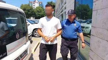 D&ouml;nerciye d&ouml;ner bı&ccedil;ağıyla saldırdı