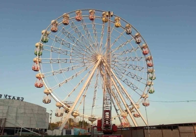 D&ouml;nme dolapta mahsur kalan 3 kişi, 42 metrelik itfaiye merdiveniyle kurtarıldı