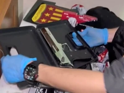 D&ouml;viz b&uuml;rosuna silahlı saldırı d&uuml;zenleyen 3 ş&uuml;pheli g&ouml;zaltında