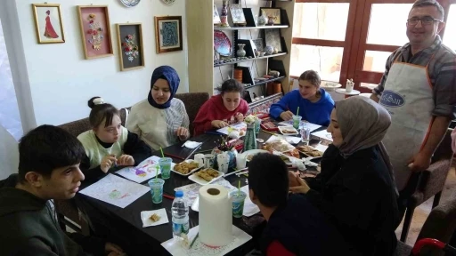 DP&Uuml; Engelsiz &Ouml;ğrenci Birimi &ouml;zel eğitim &ouml;ğrencilerini ağırladı
