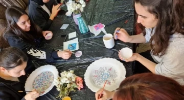 DP&Uuml; KUBFA &ouml;ğrencileri Engelsiz Hobi At&ouml;lyesi&rsquo;nde
