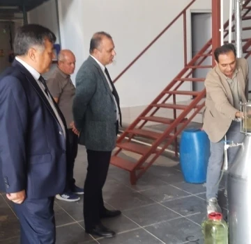 DP&Uuml; Tavşanlı&rsquo;da lavanta hasadı yapılarak yağı &ccedil;ıkartıldı
