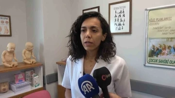 Dr. Atasoy: "Anne s&uuml;t&uuml; bebeği bir&ccedil;ok hastalıktan korur"

