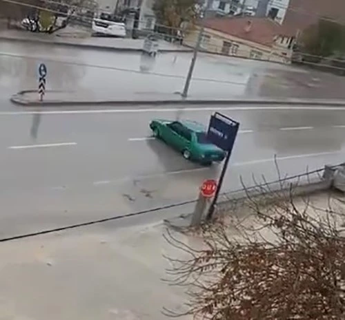 Drift atan Tofaş Şahin s&uuml;r&uuml;c&uuml;s&uuml;ne 48 bin lira ceza kesildi
