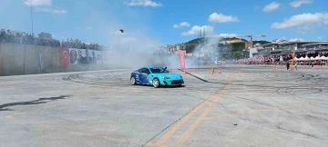 Drift g&ouml;sterisi adrenalin dolu anlar yaşattı
