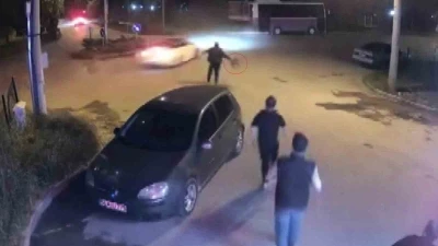 Drift yaparken tabure ile kovalanan l&uuml;ks otomobil s&uuml;r&uuml;c&uuml;s&uuml;ne ceza yağdı
