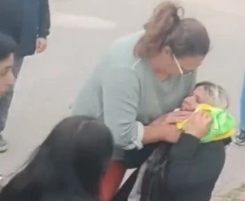 Eşi tarafından bı&ccedil;aklı saldırıya uğrayan kadın, ağır yaralandı