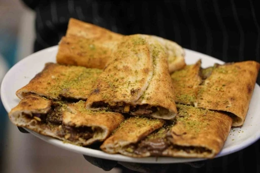 Dubai &ccedil;ikolatasına &ccedil;ikolatalı pide ve k&uuml;nefe rakip oldu
