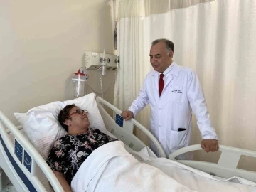 D&uuml;d&uuml;kl&uuml; tencere bomba gibi patladı, dehşeti yaşayan kadın: &ldquo;Kapak y&uuml;z&uuml;me gelse kurtuluşum olmazdı&rdquo;
