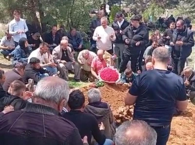 D&uuml;ğ&uuml;n g&uuml;n&uuml; &ouml;l&uuml; bulundular!