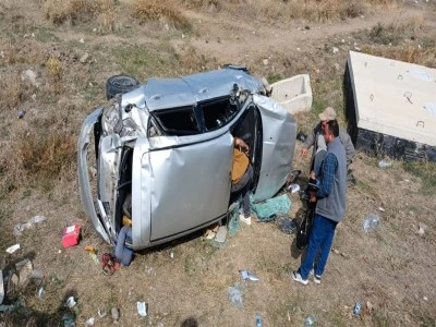 D&uuml;ğ&uuml;n konvoyunda kaza: 2 yaralı