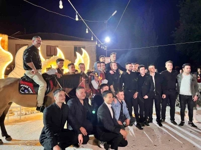 D&uuml;ğ&uuml;nde takı yerine geline buzağı damada at hediye ettiler