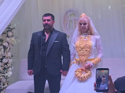 D&uuml;ğ&uuml;nde takılan altınlar odunluktan &ccedil;ıktı