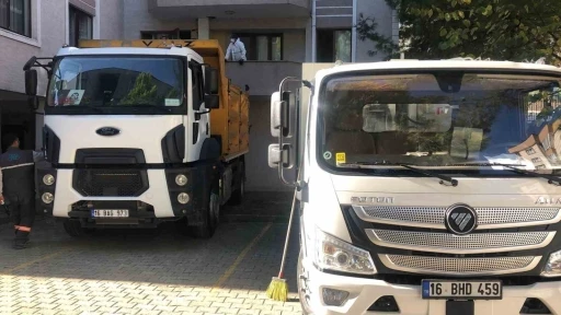 Dumlupınar Mahallesi&rsquo;ndeki &rsquo;&ccedil;&ouml;p ev&rsquo; temizlendi
