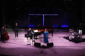 D&uuml;nya Anne Şarkıları Marmaris&rsquo;te yankılandı
