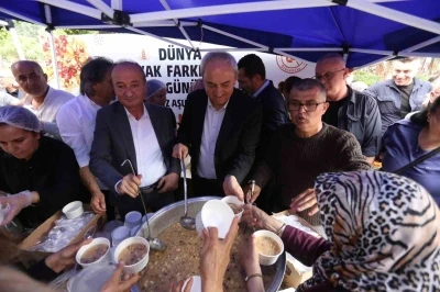 D&uuml;nya &Ccedil;&ouml;lyak Farkındalık G&uuml;n&uuml;&rsquo;nde 4 bin kişiye glutensiz aşure ikramı
