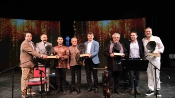 D&uuml;nya ezgileri Bursa&rsquo;da buluştu