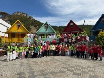 D&uuml;nya gen&ccedil;leri Bursa G&uuml;rsu'da buluştu