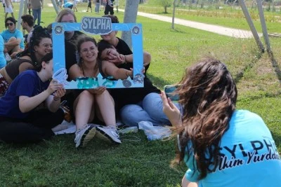 D&uuml;nya gen&ccedil;leri Nil&uuml;fer Belediyesi'nin &ouml;nc&uuml;l&uuml;ğ&uuml;nde Bursa'da buluştu