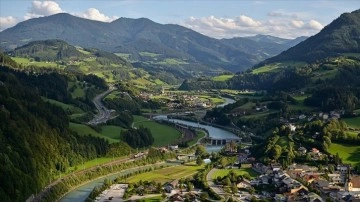 D&uuml;nya n&uuml;fusunun sadece y&uuml;z binde 1'i hava kirliliği a&ccedil;ısından g&uuml;venli sınırda yaşıyor