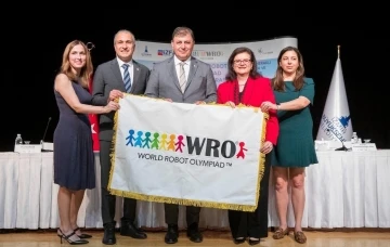 D&uuml;nya Robot Olimpiyatı uluslararası finali İzmir&rsquo;de yapılacak
