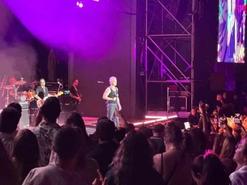 D&uuml;nya yıldızı Robbie Williams Bodrum&rsquo;da konser verdi
