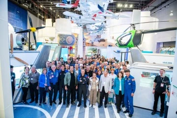 D&uuml;nyaca &uuml;nl&uuml; 70 astronot ve kozmonot Bursa&rsquo;da uzayı konuştu