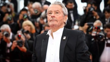D&uuml;nyaca &uuml;nl&uuml; akt&ouml;r Alain Delon hayatını kaybetti
